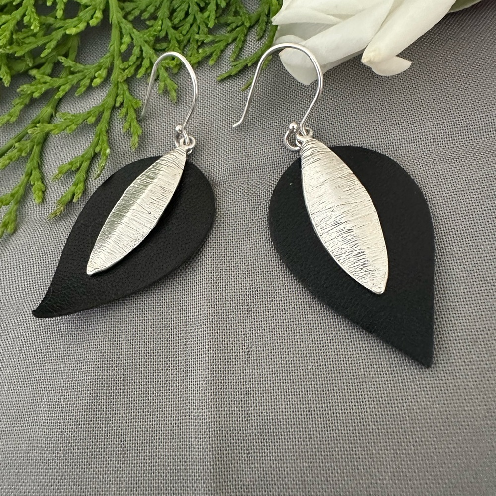 Silpada  Black and  sterling Silver 925  Leaf Earrings
